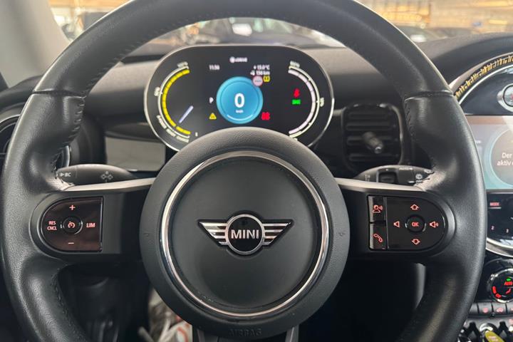 Grå Mini Cooper SE fra 2023