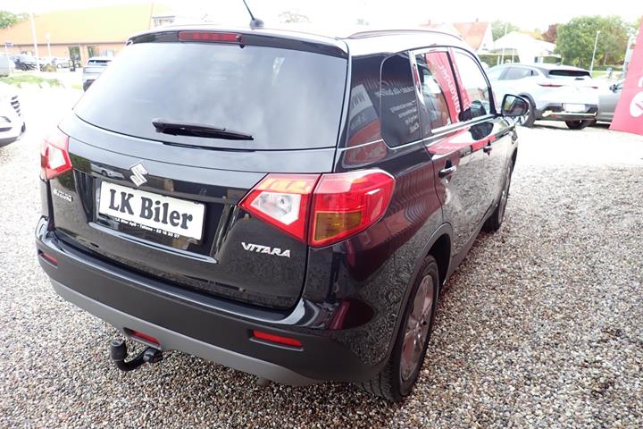Sort Suzuki Vitara fra 2015