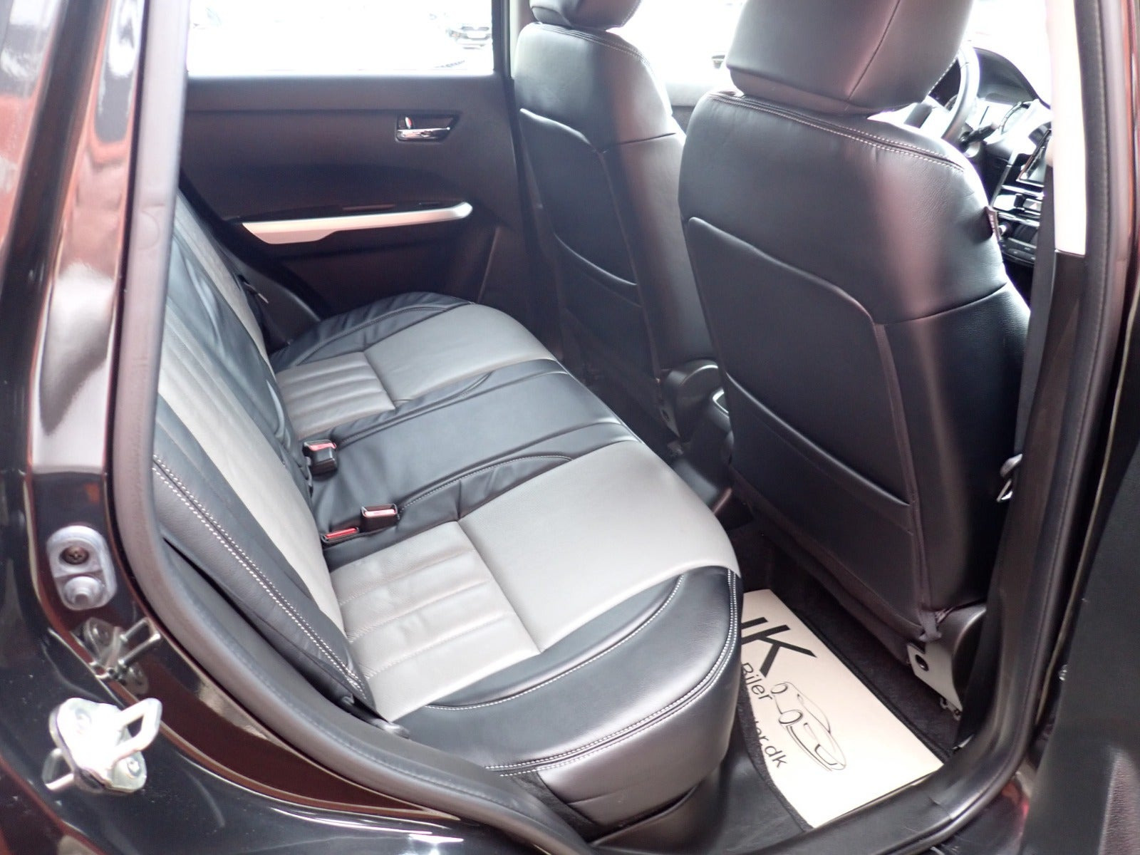 Sort Suzuki Vitara fra 2015
