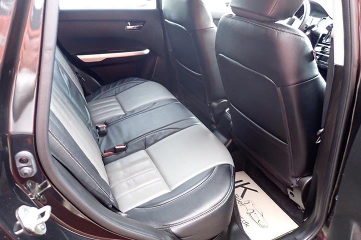 Sort Suzuki Vitara fra 2015