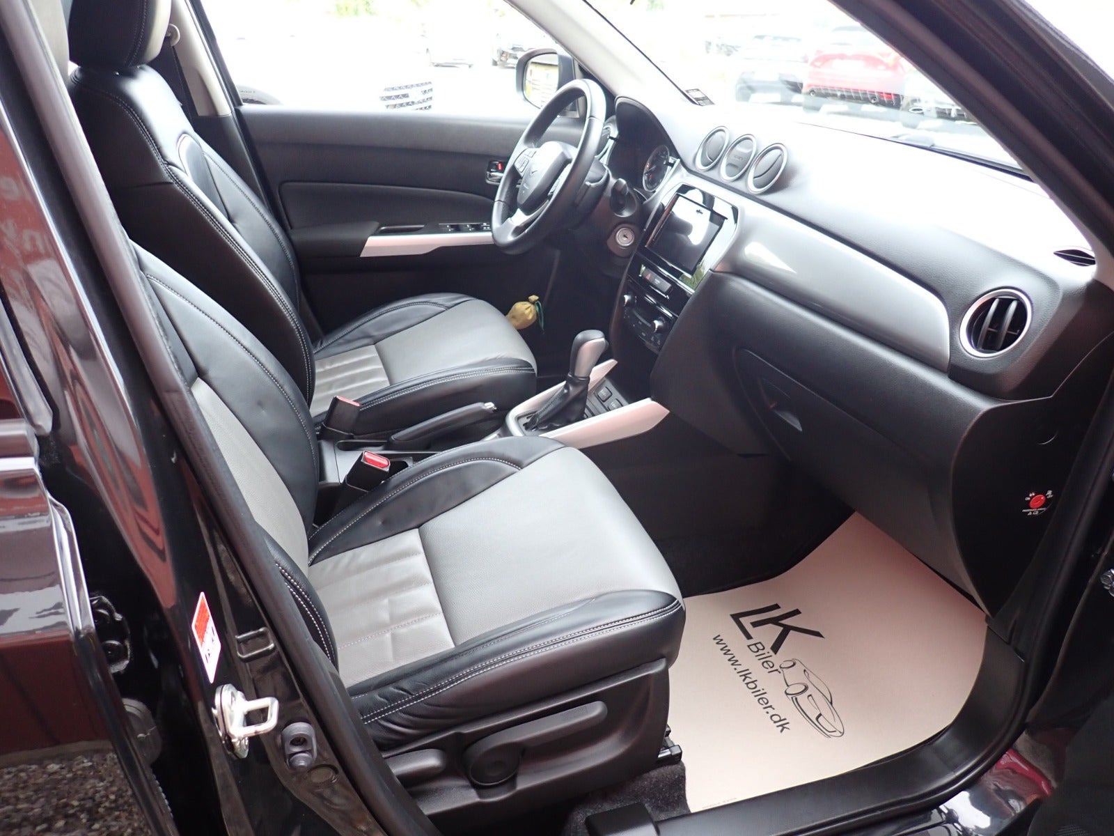 Sort Suzuki Vitara fra 2015