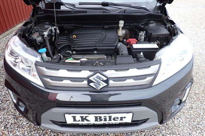 Sort Suzuki Vitara fra 2015