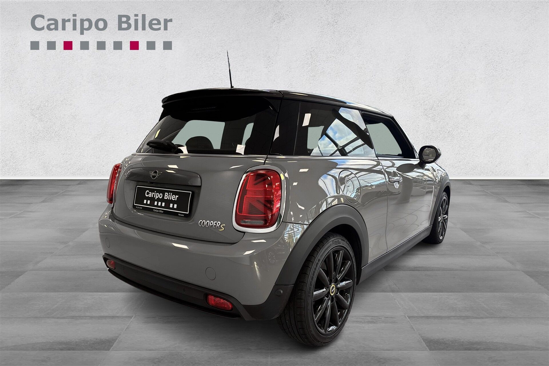 Grå Mini Cooper fra 2020