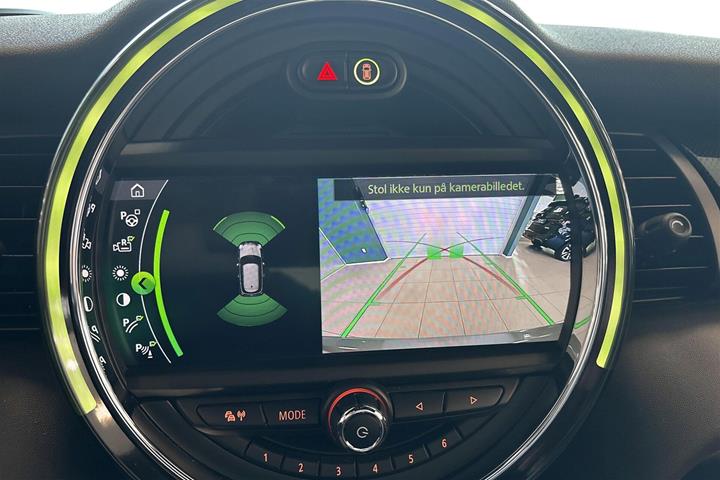 Grå Mini Cooper fra 2020