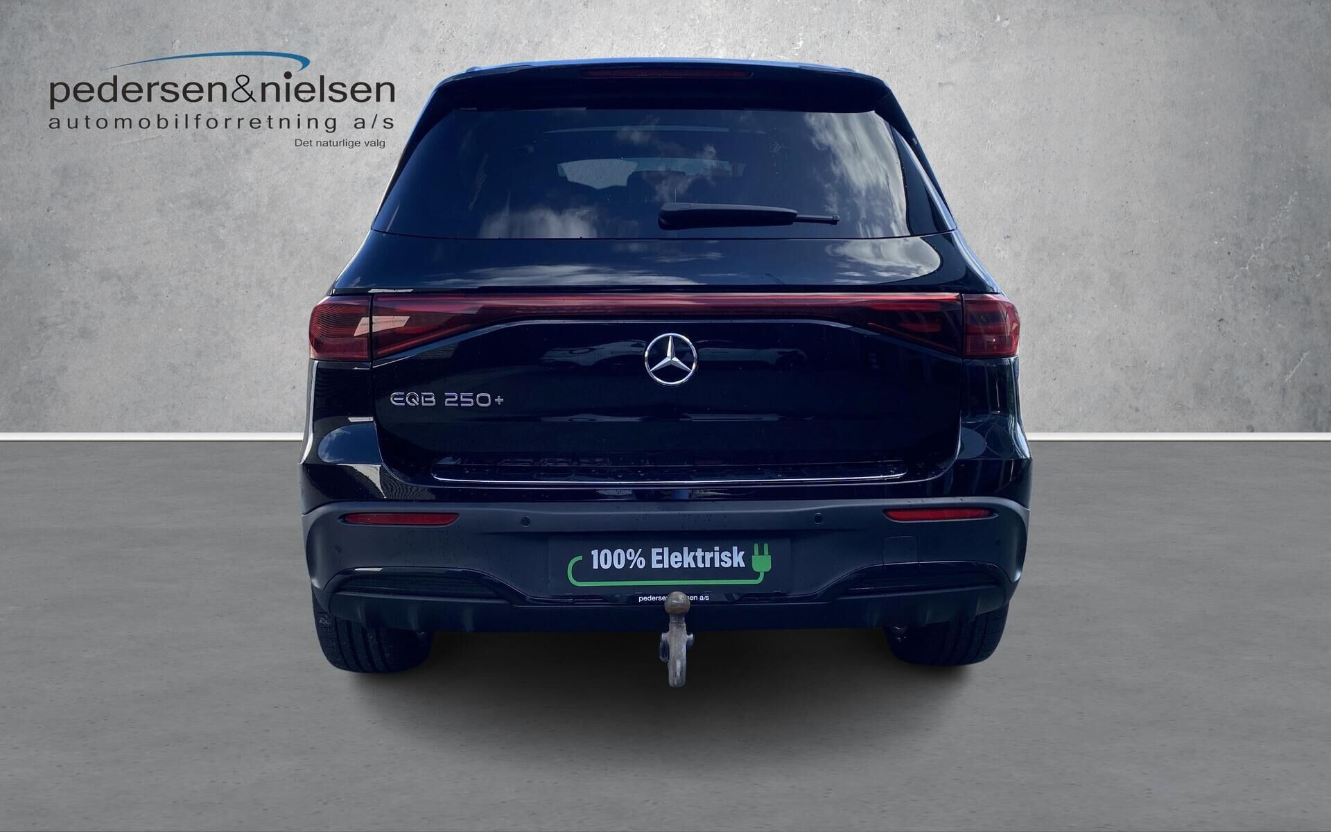 Sort Mercedes EQB250+ fra 2025