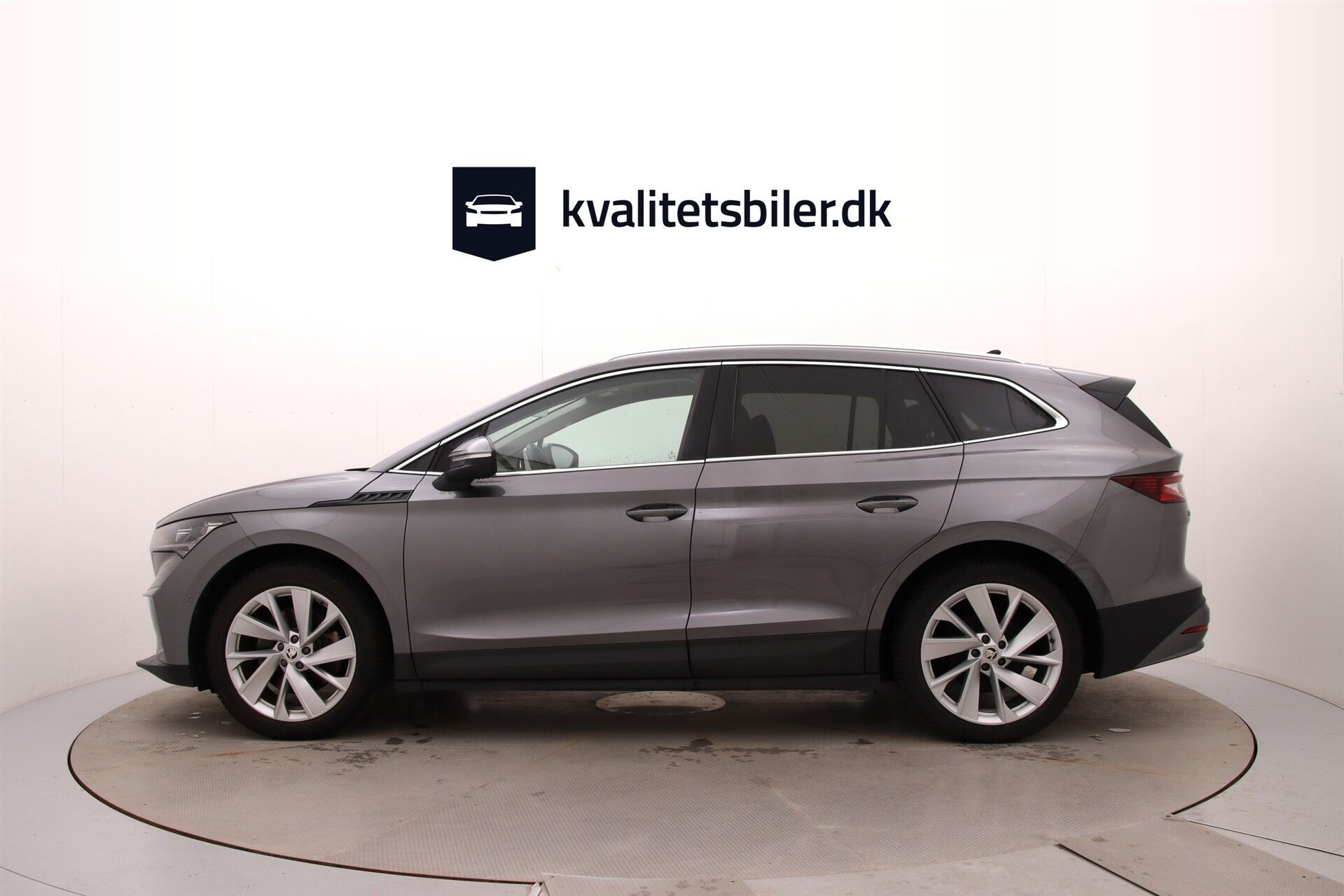 Grå Skoda Enyaq fra 2022