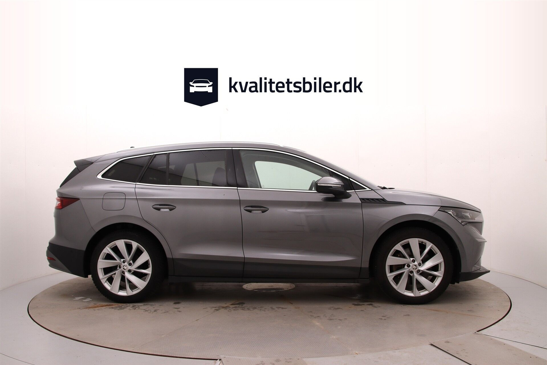 Grå Skoda Enyaq fra 2022