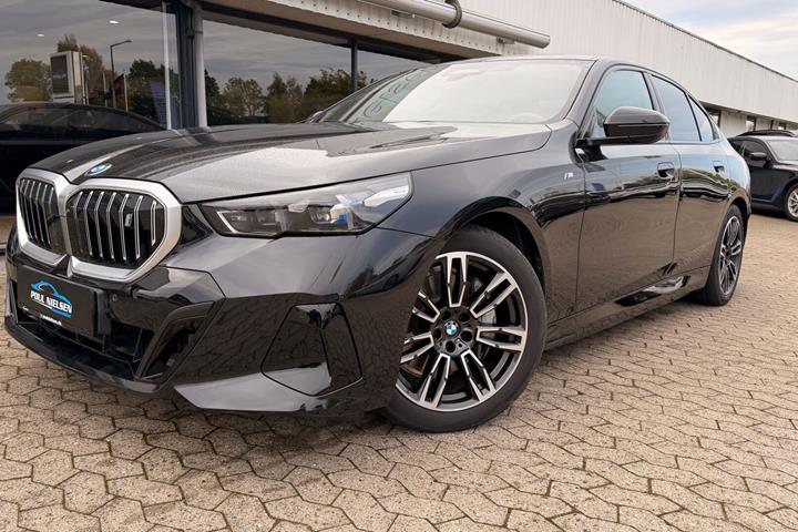 Sort BMW i5 fra 2025