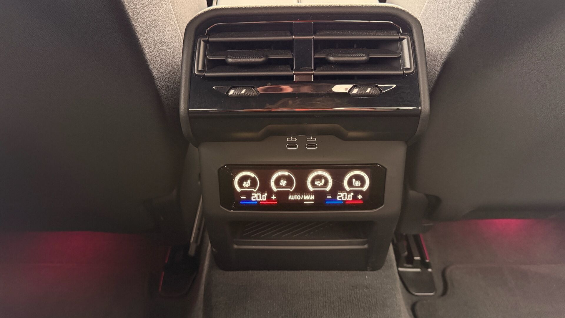 Sort BMW i5 fra 2025