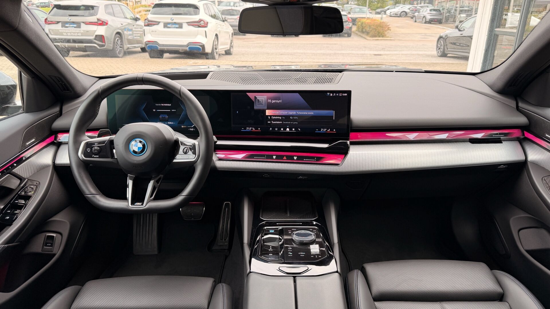 Sort BMW i5 fra 2025