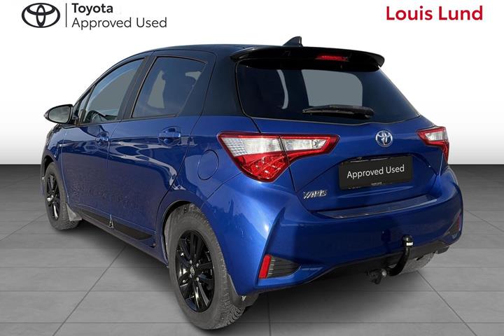 Blå Toyota Yaris fra 2019