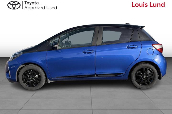 Blå Toyota Yaris fra 2019