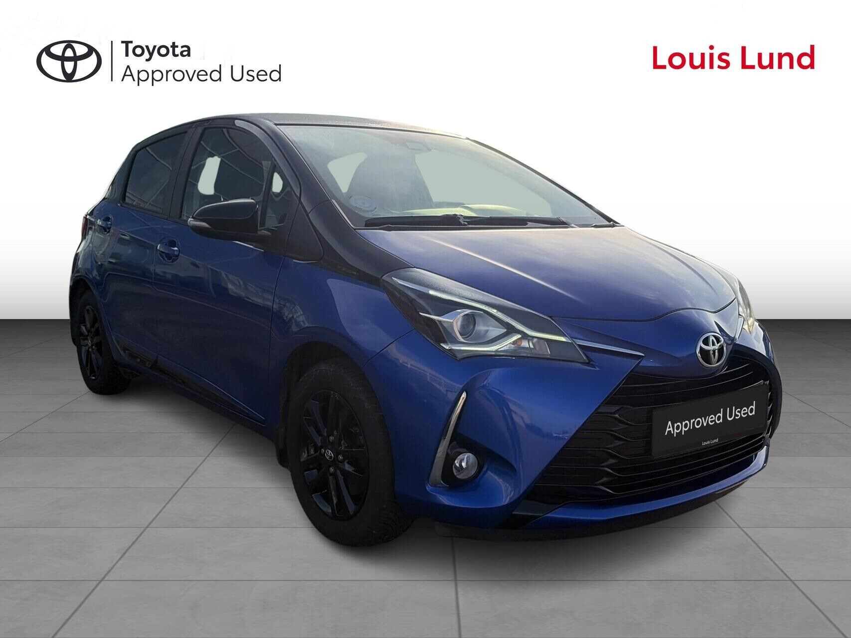 Blå Toyota Yaris fra 2019