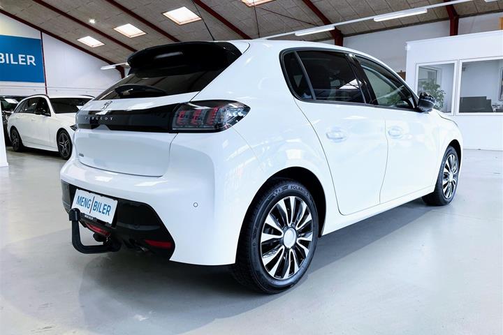 Hvid Peugeot 208 fra 2023