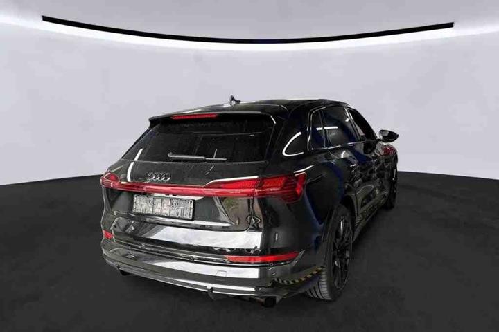 Sort Audi e-tron fra 2022