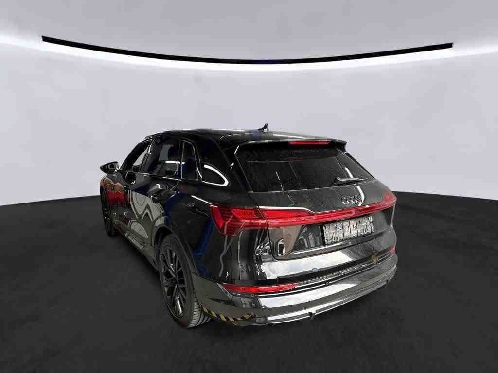Sort Audi e-tron fra 2022
