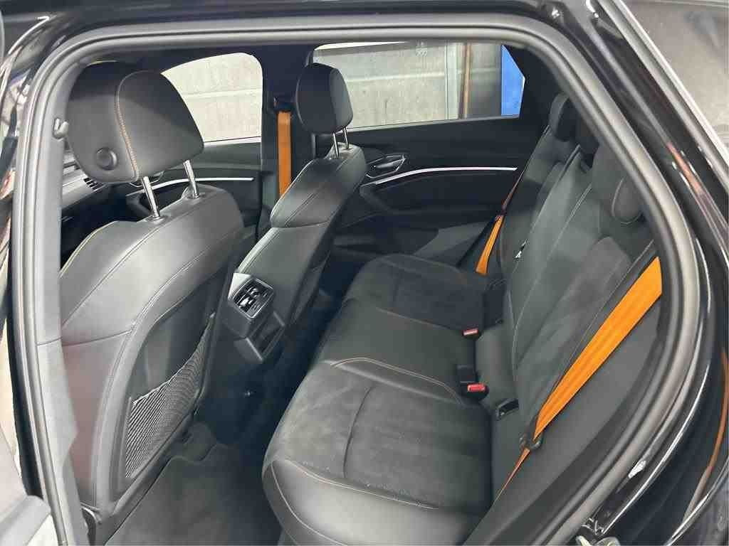 Sort Audi e-tron fra 2022