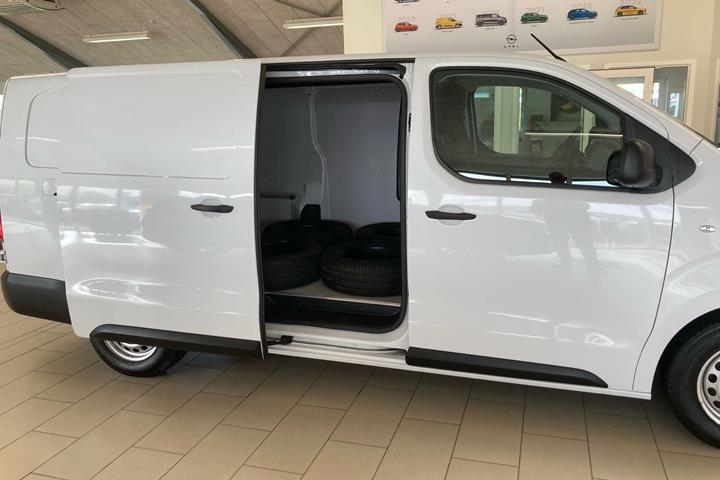 Hvid Opel Vivaro-e fra 2023