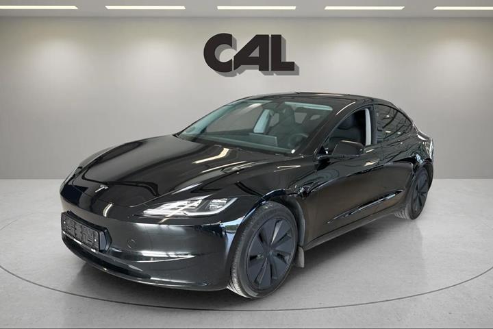 Sort Tesla Model 3 fra 2024