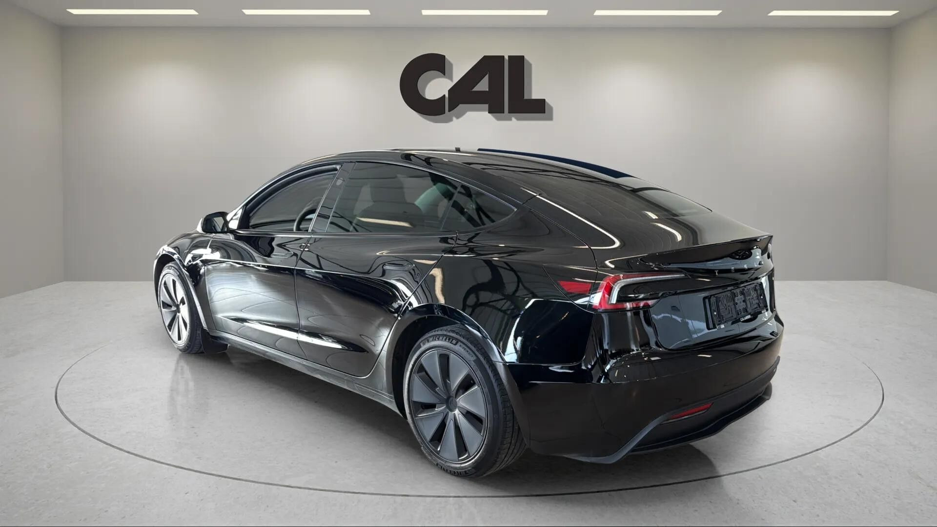 Sort Tesla Model 3 fra 2024