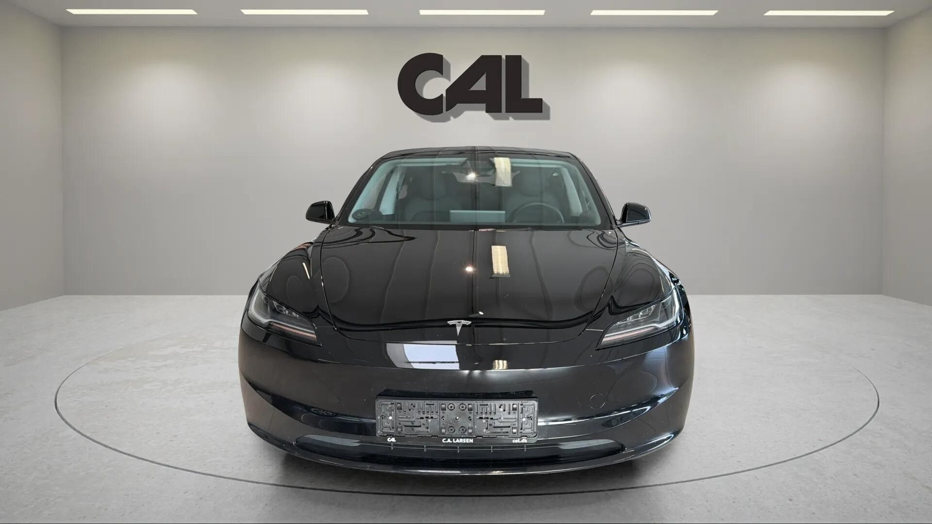 Sort Tesla Model 3 fra 2024