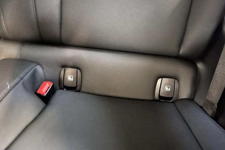 Rød Mini Cooper fra 2023