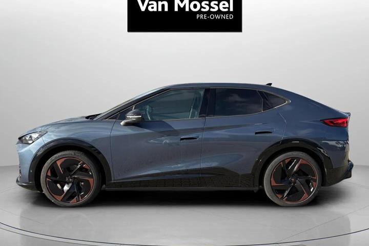 Blå Cupra Tavascan fra 2024