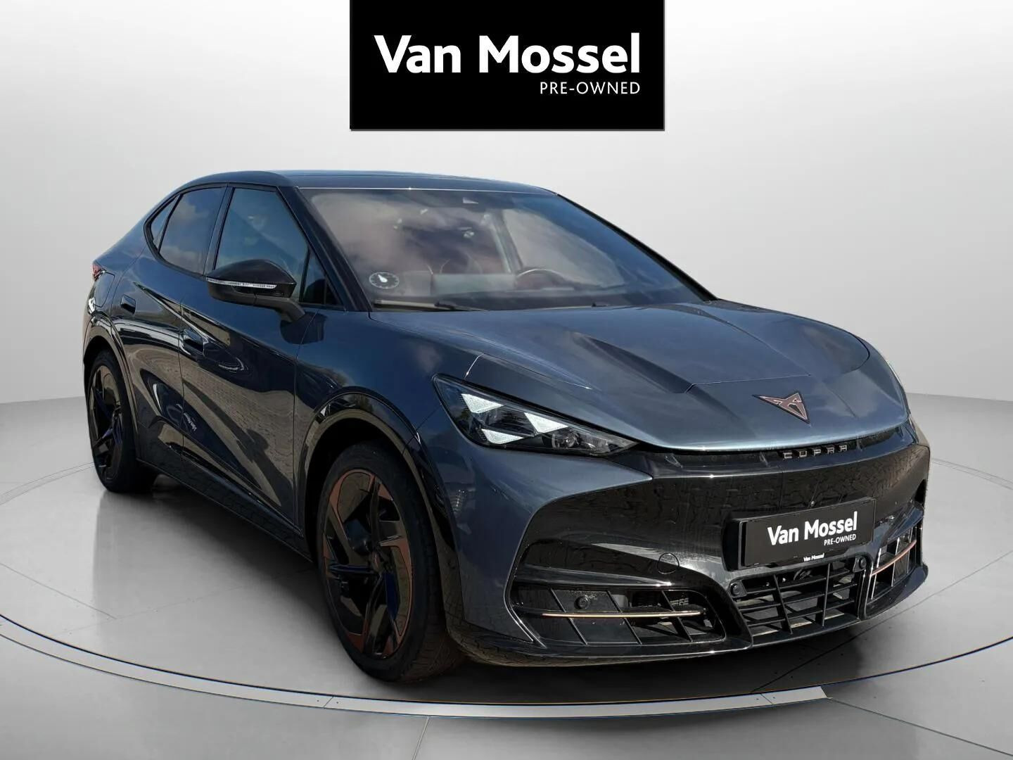 Blå Cupra Tavascan fra 2024