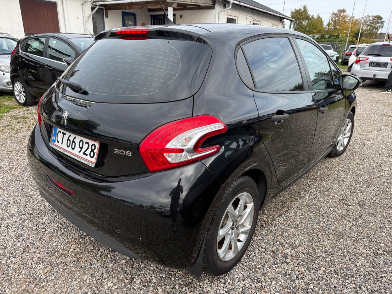 Sort Peugeot 208 fra 2012