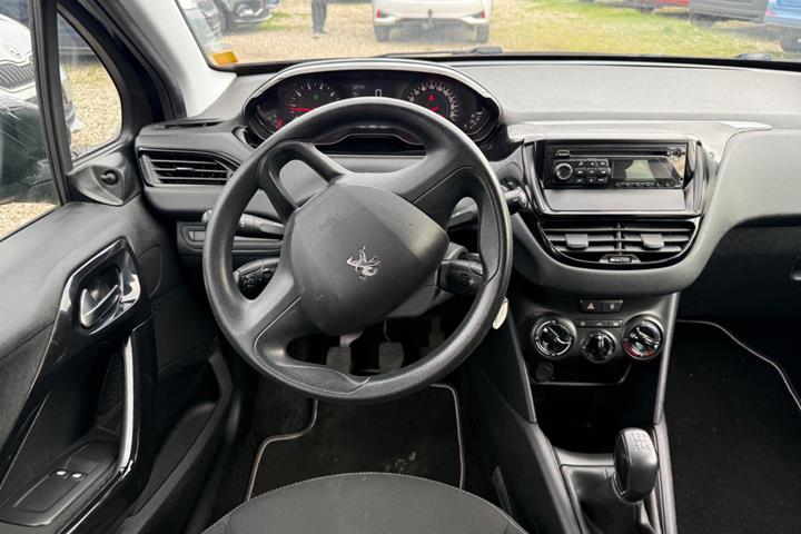 Sort Peugeot 208 fra 2012