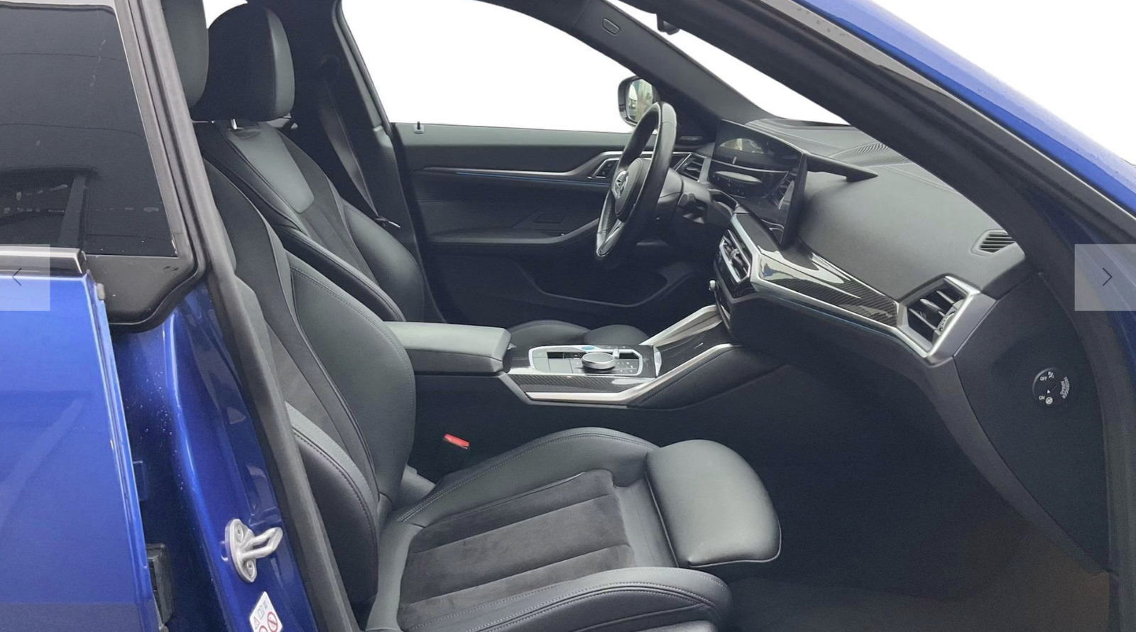 Blå BMW i4 fra 2024