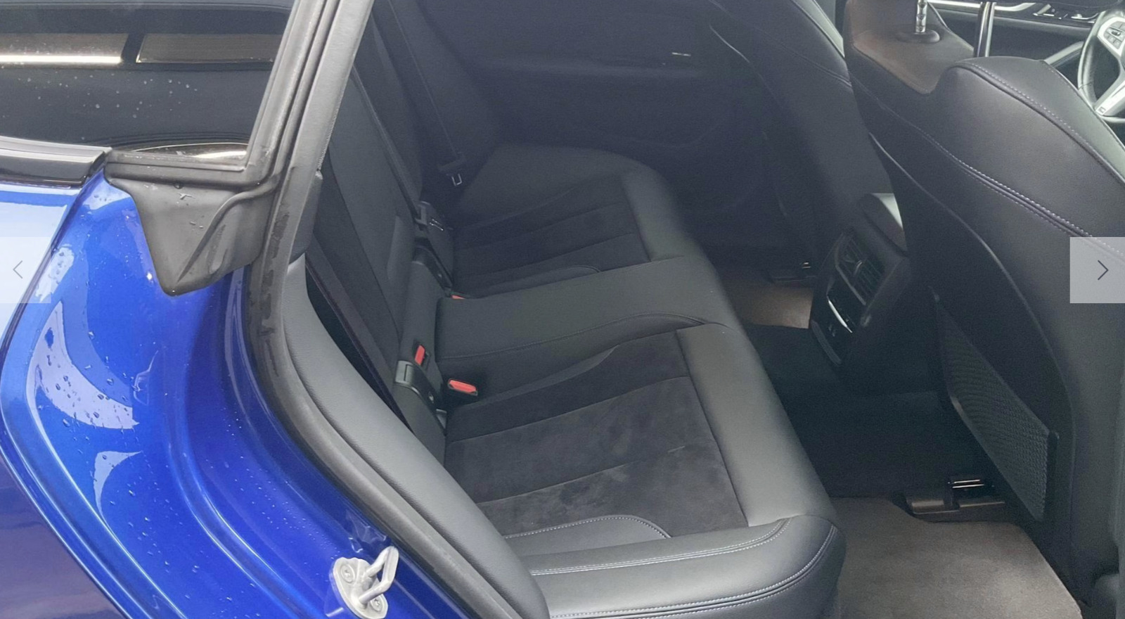 Blå BMW i4 fra 2024
