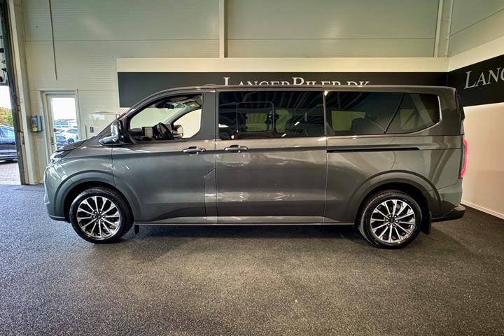 Grå Ford Tourneo Custom 340 L2 fra 2024