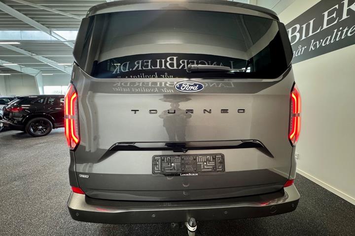 Grå Ford Tourneo Custom 340 L2 fra 2024