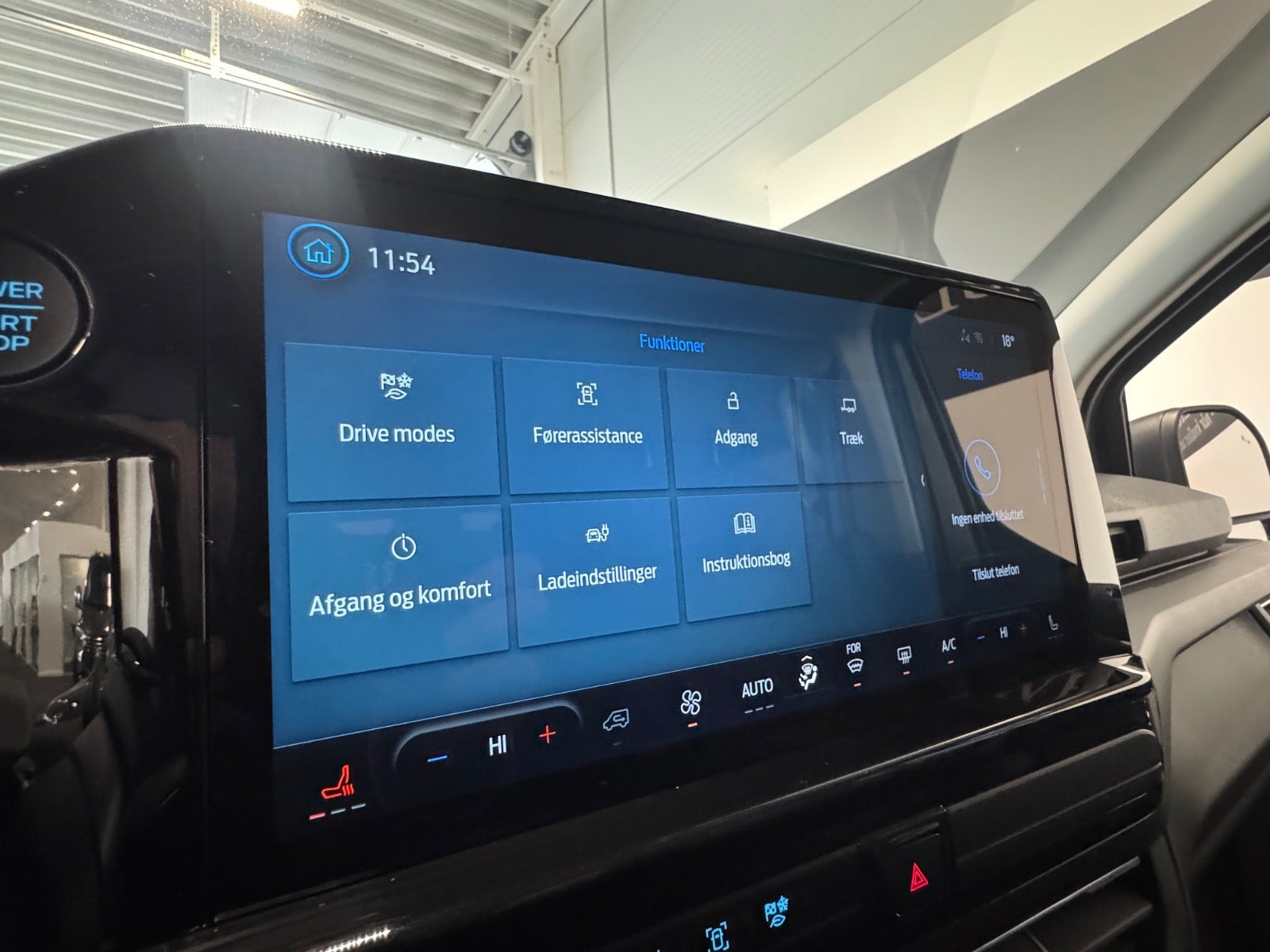 Grå Ford Tourneo Custom 340 L2 fra 2024