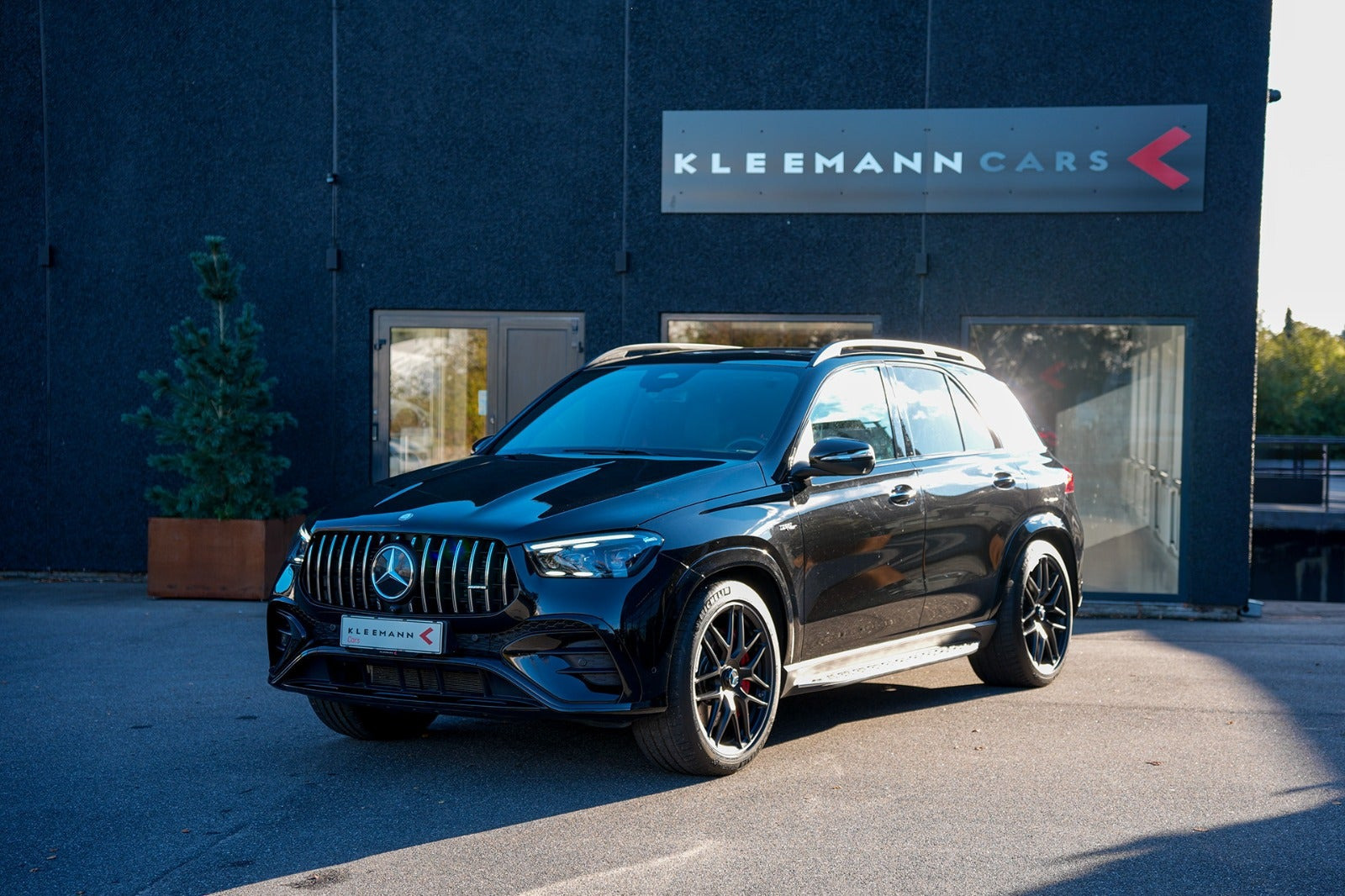 Sort Mercedes GLE53 fra 2026