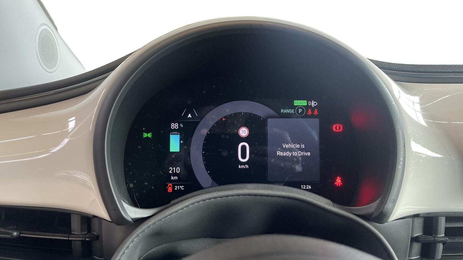 Hvid Fiat 500e fra 2024