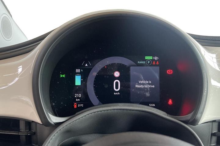 Hvid Fiat 500e fra 2024