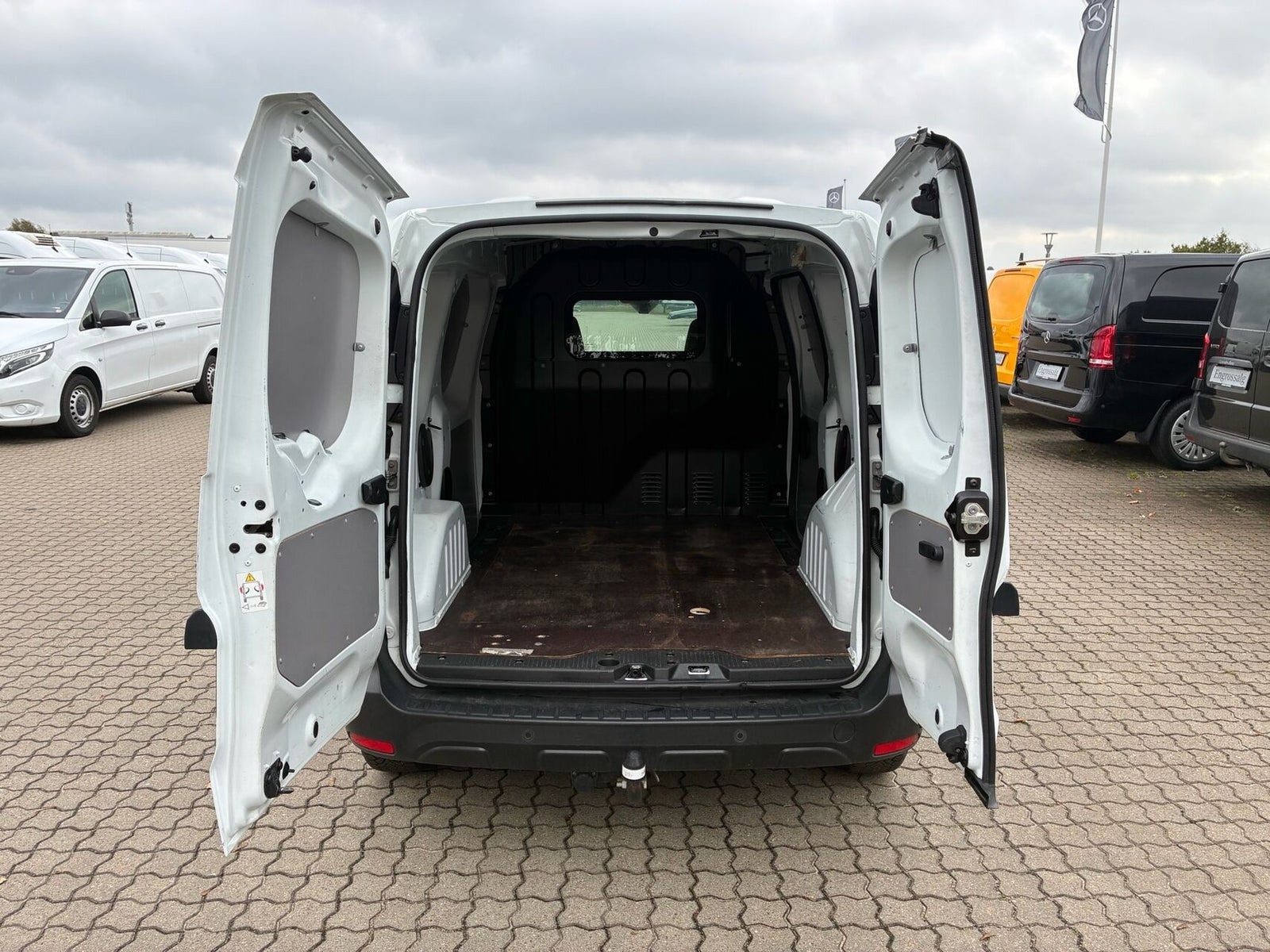 Hvid Renault Express fra 2021