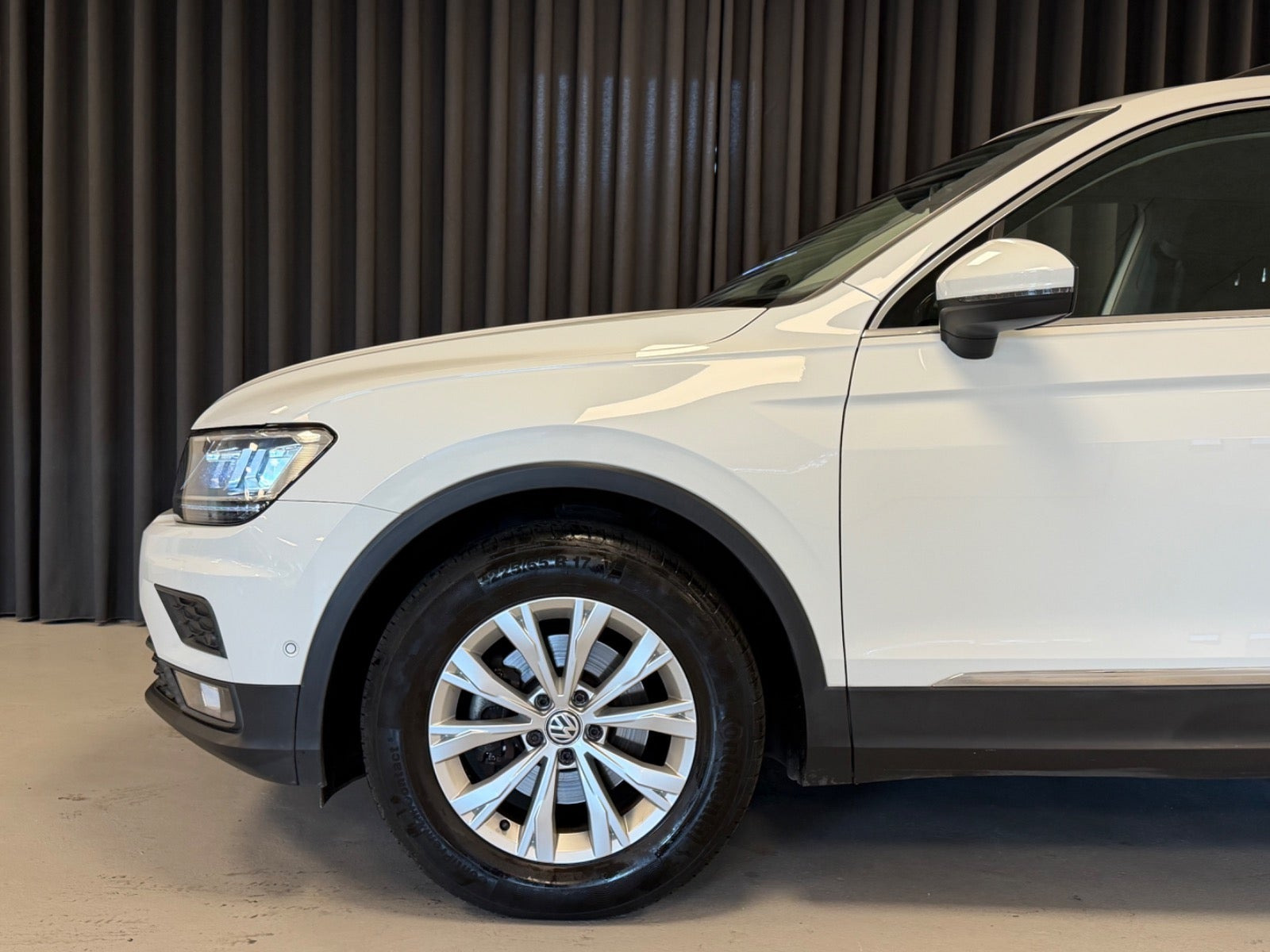 Hvid VW Tiguan fra 2018
