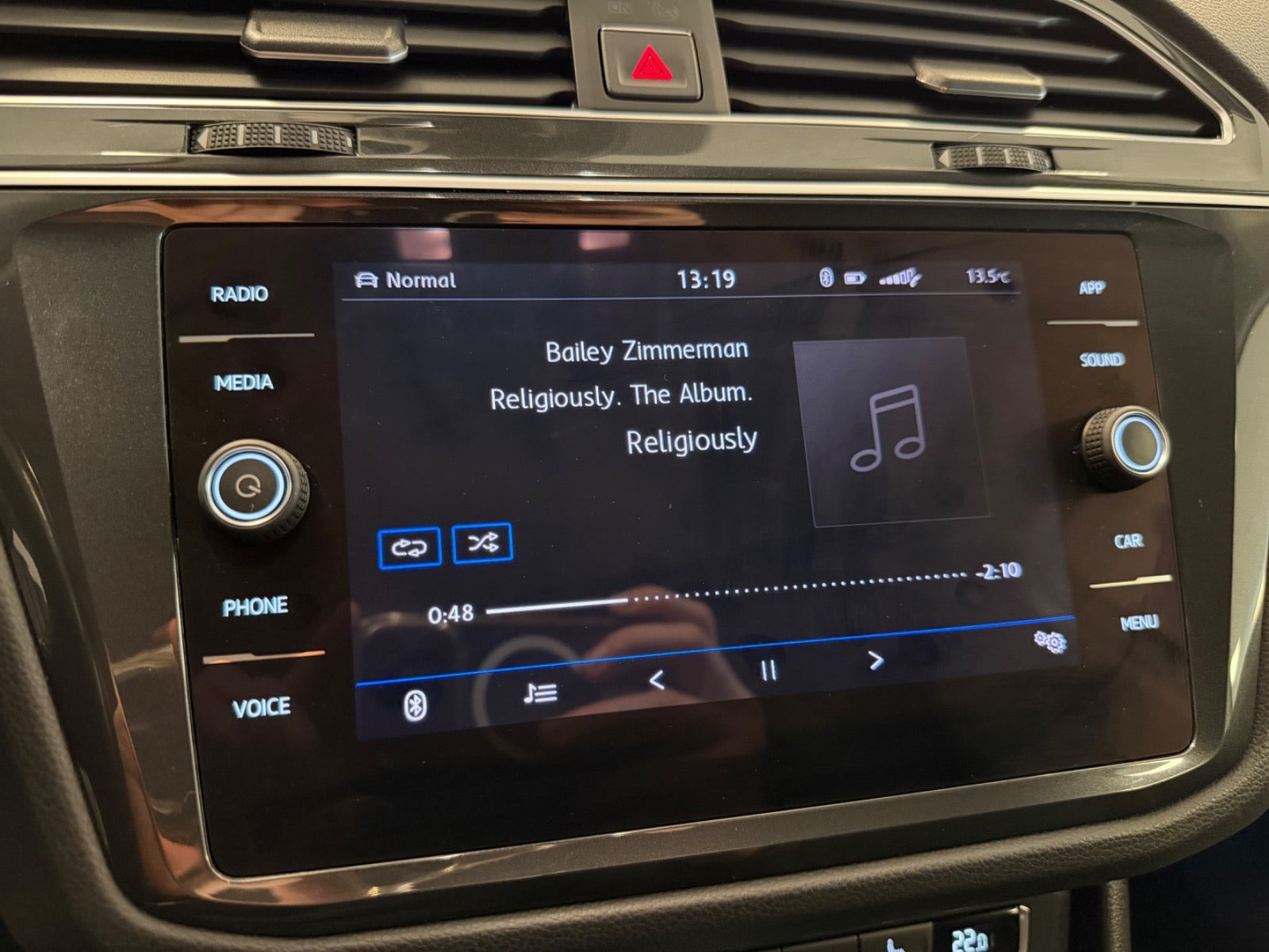 Hvid VW Tiguan fra 2018