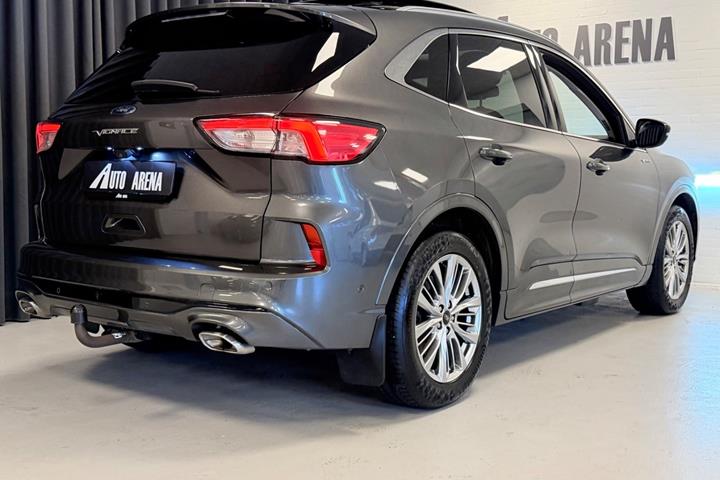 Grå Ford Kuga fra 2020