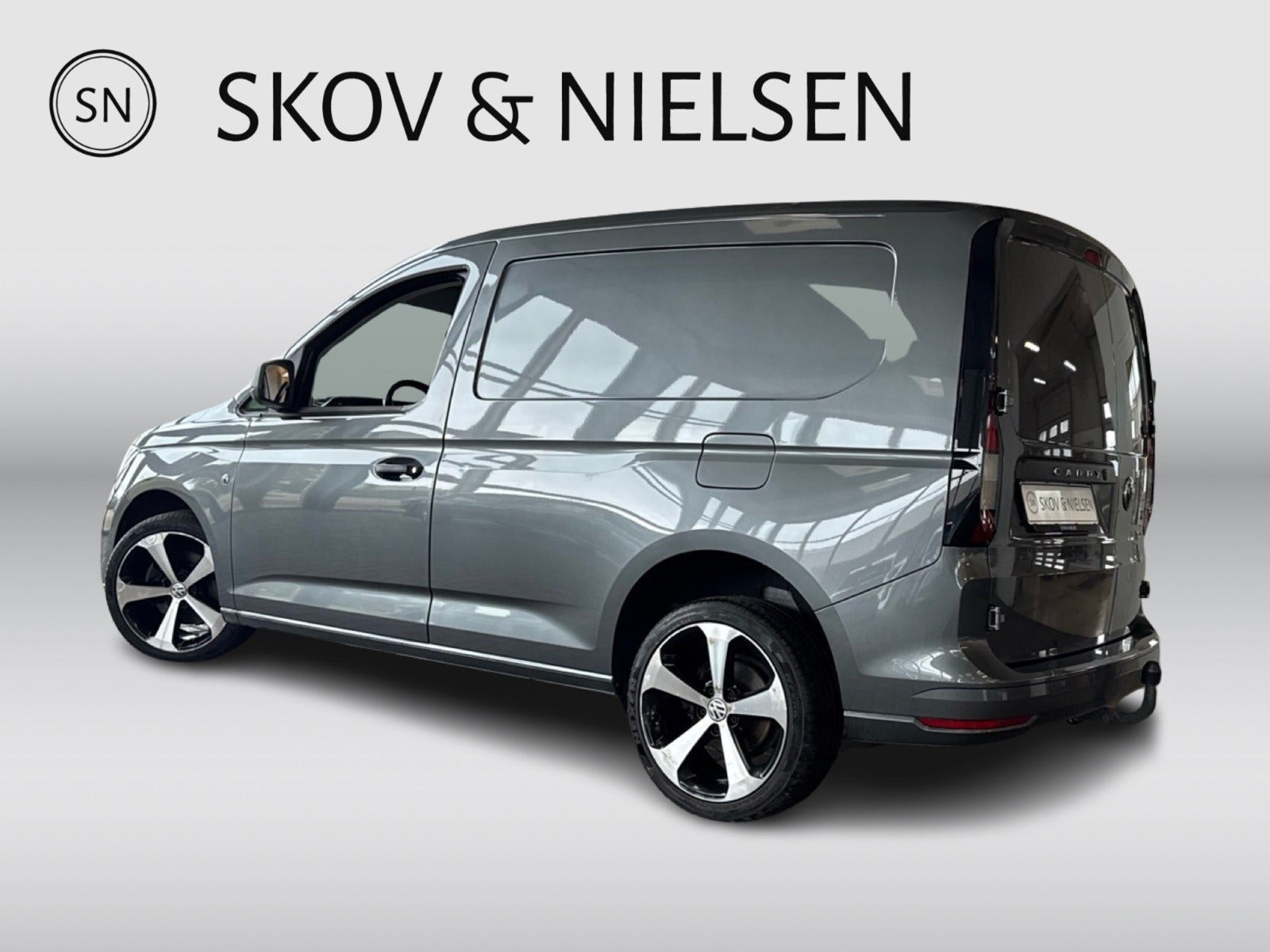 Grå VW Caddy fra 2021