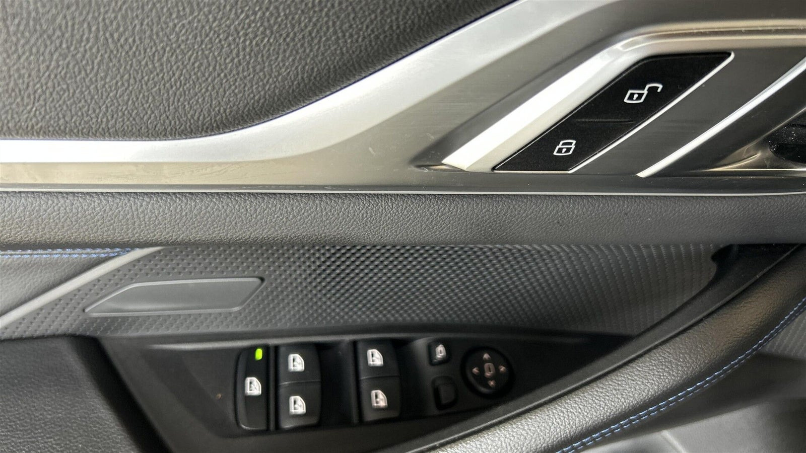 Hvid BMW i4 fra 2024