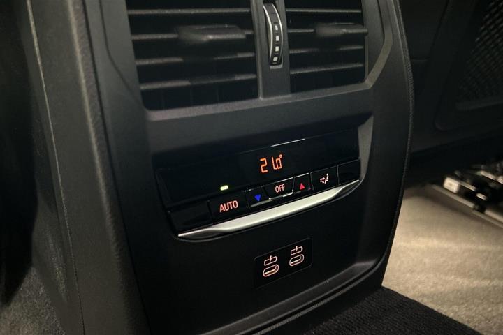 Hvid BMW i4 fra 2024