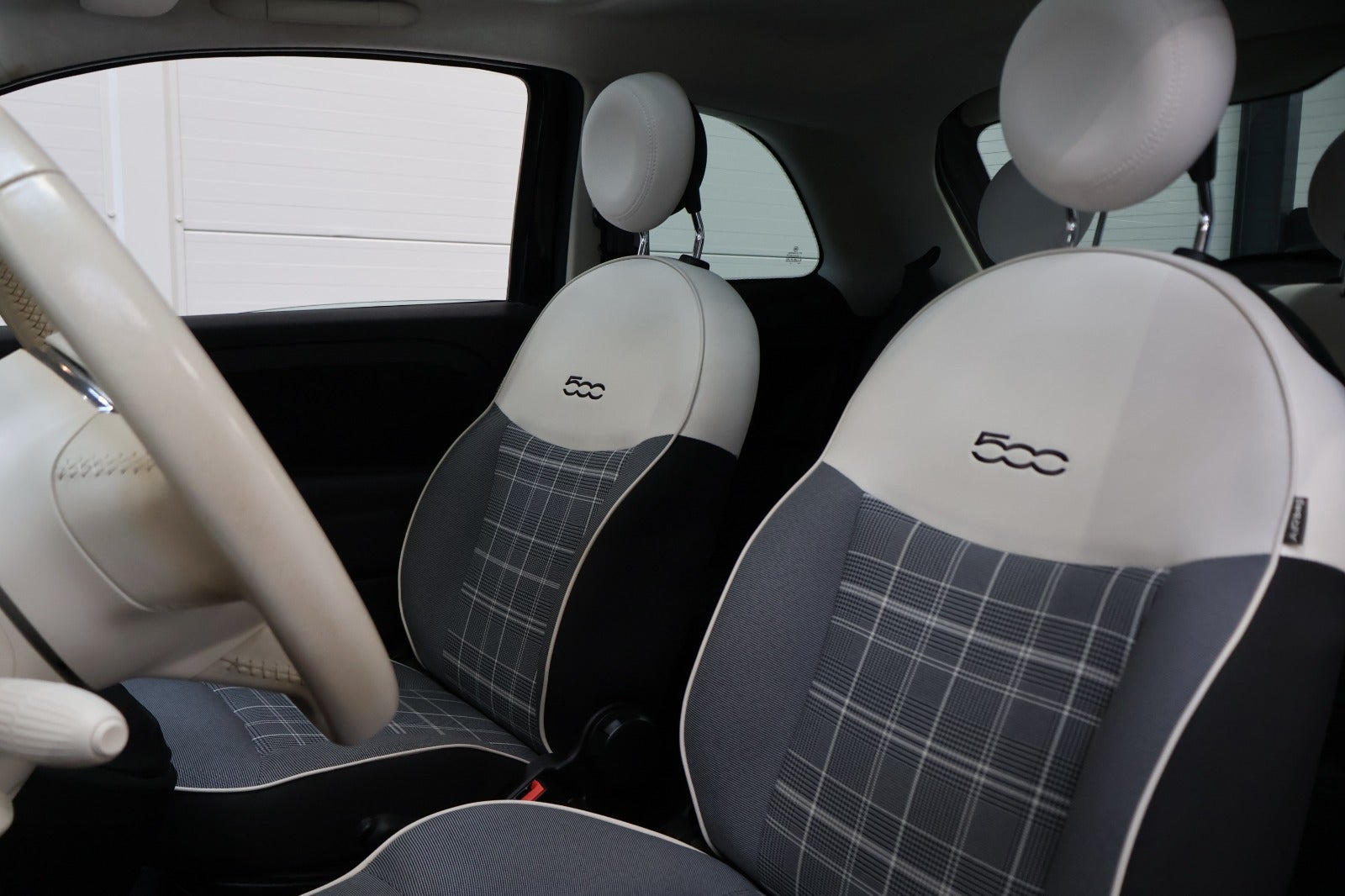 Sort Fiat 500 fra 2018