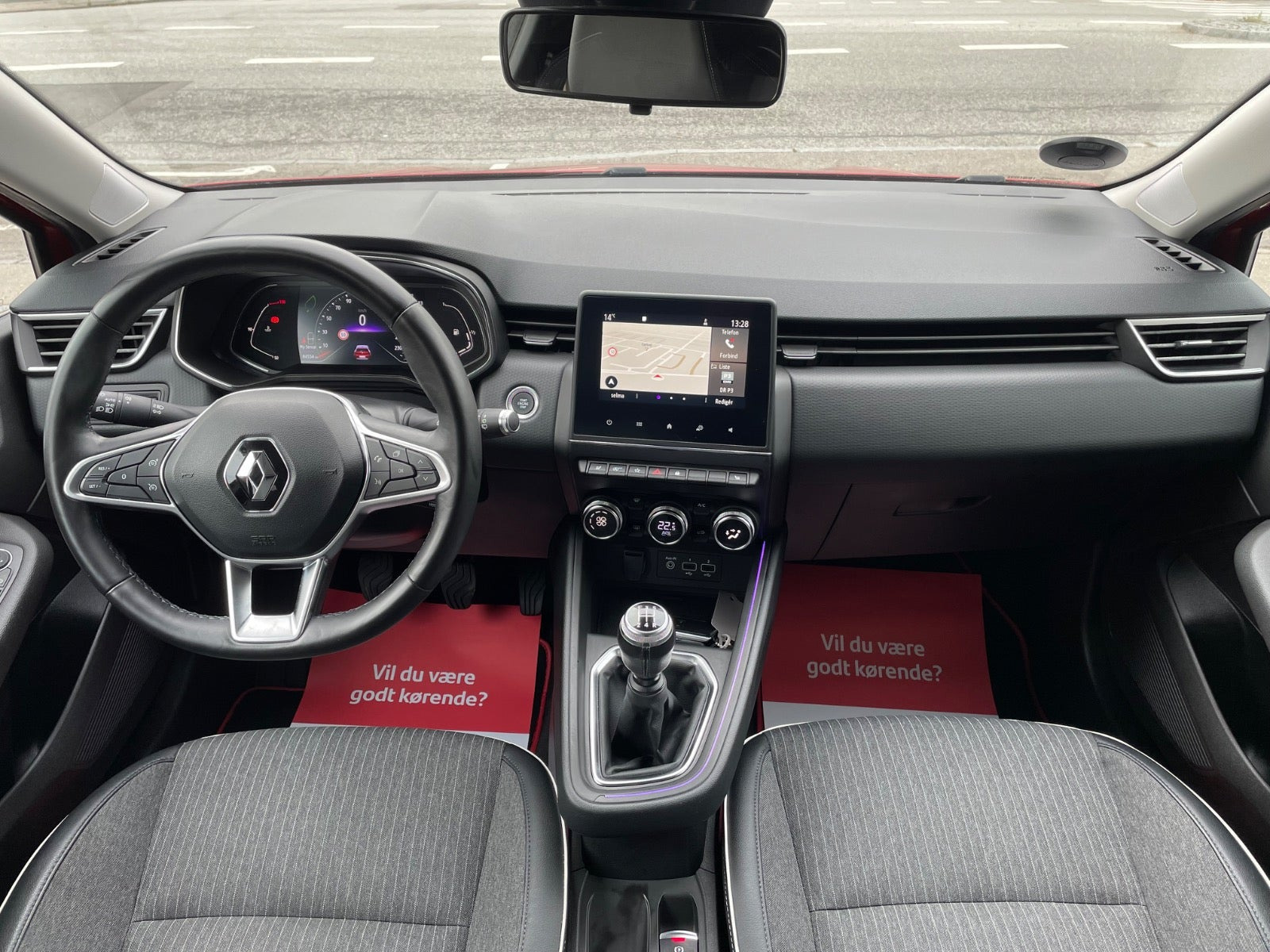 Rød Renault Clio V fra 2020