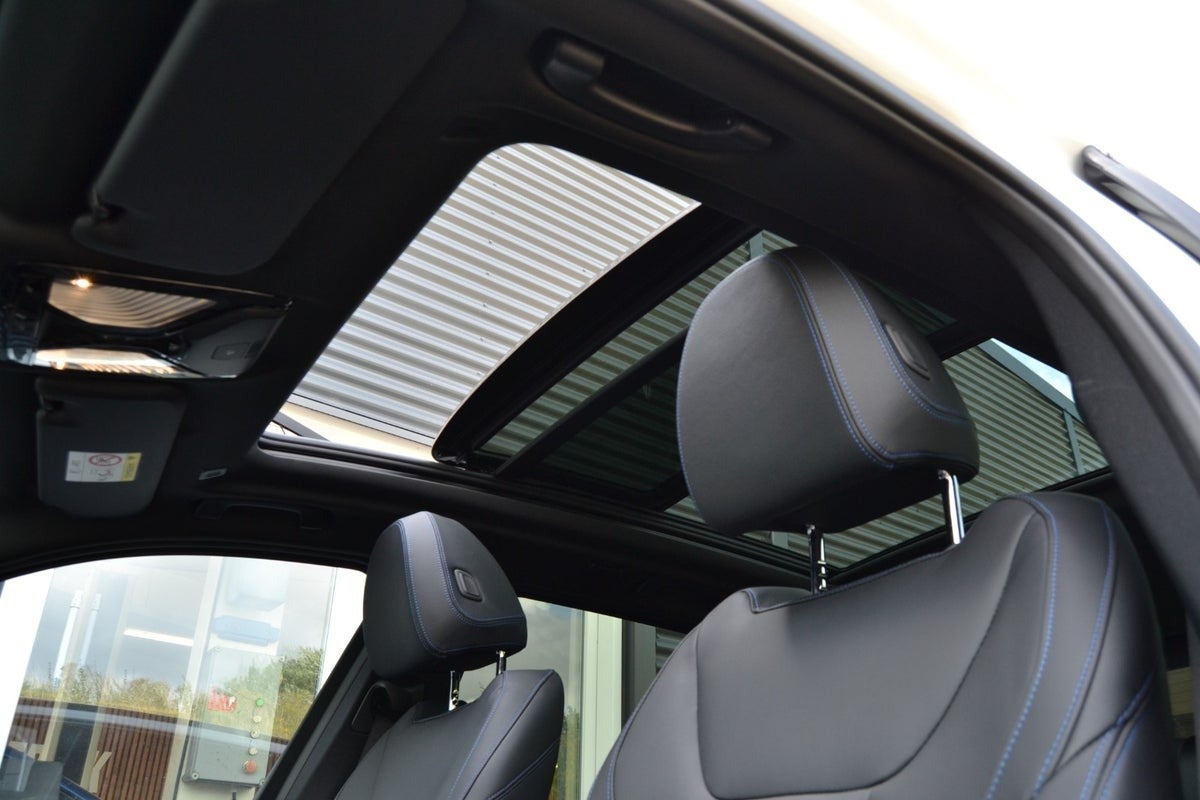 Hvid BMW iX3 fra 2023