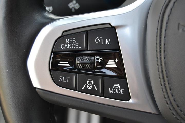 Hvid BMW iX3 fra 2023