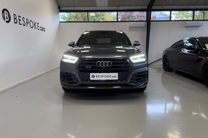 Grå Audi SQ5 fra 2017